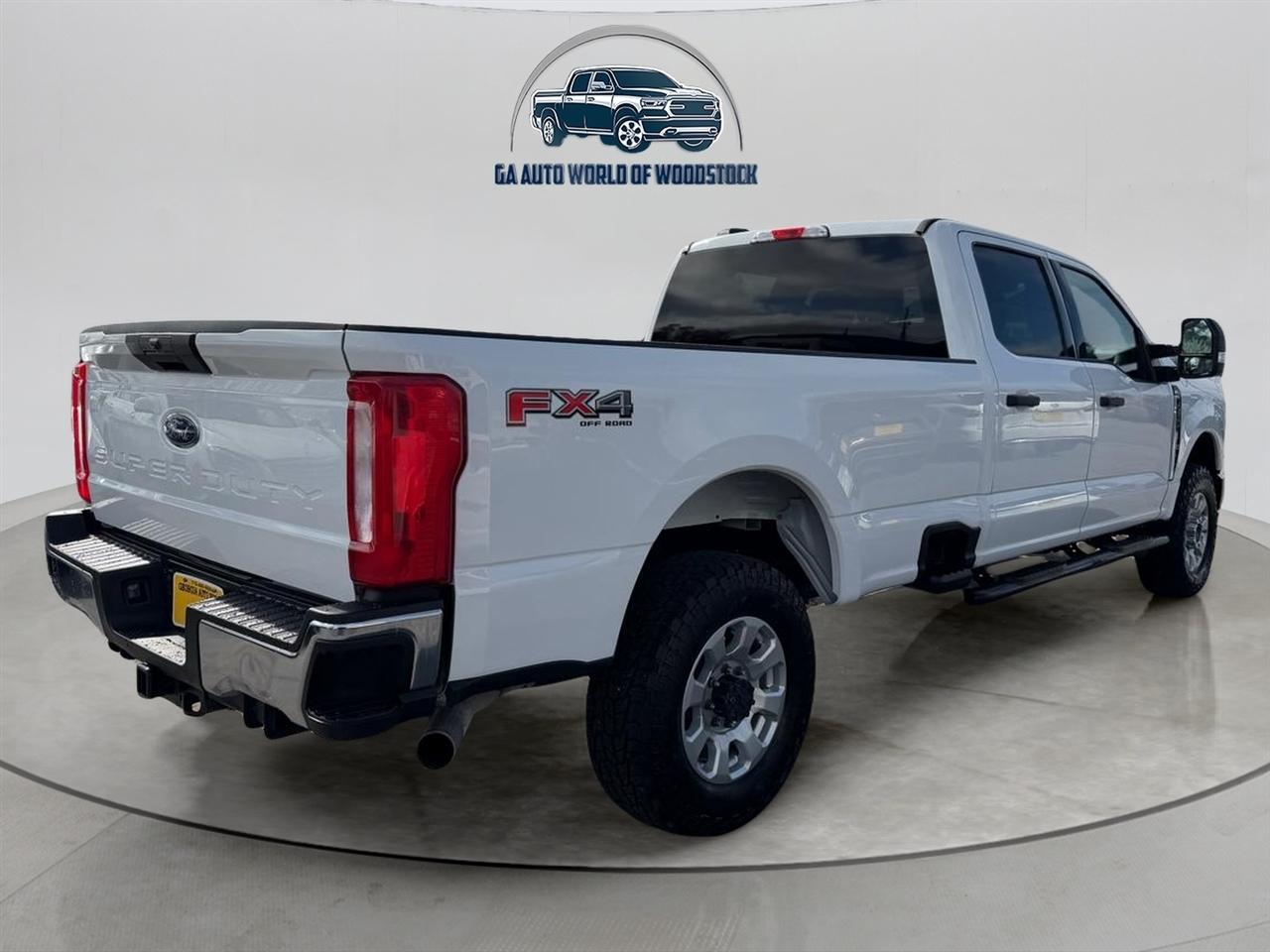 Ford F-250 SD FX4 Crew Cab Long Bed 4WD 2024