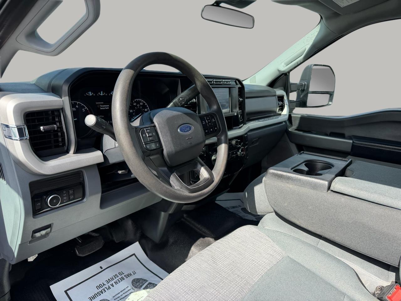 Ford F-250 SD FX4 Crew Cab Long Bed 4WD 2024