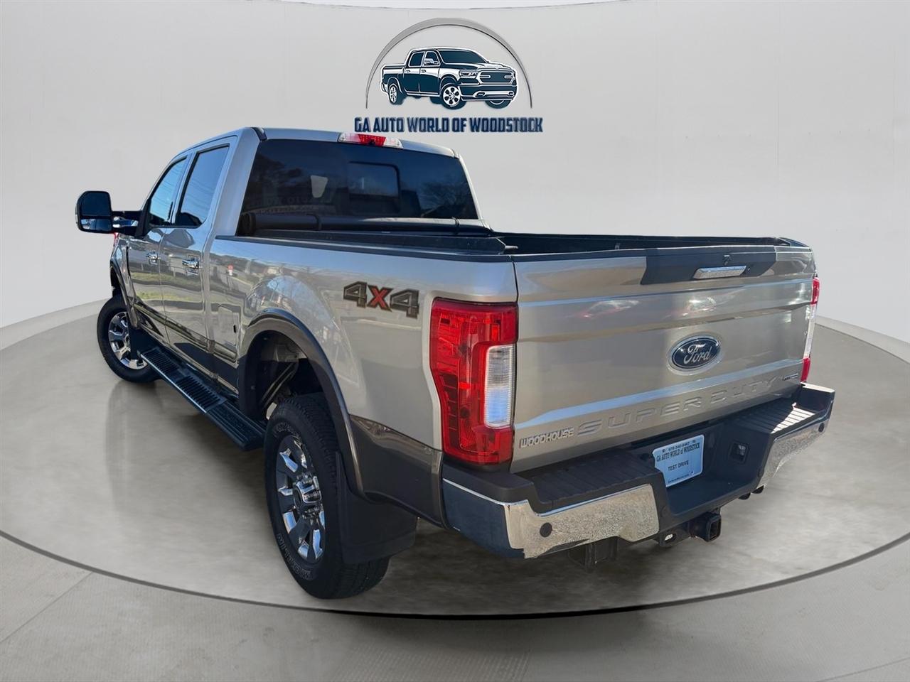 Ford F-250 SD Lariat Crew Cab 4WD 2017