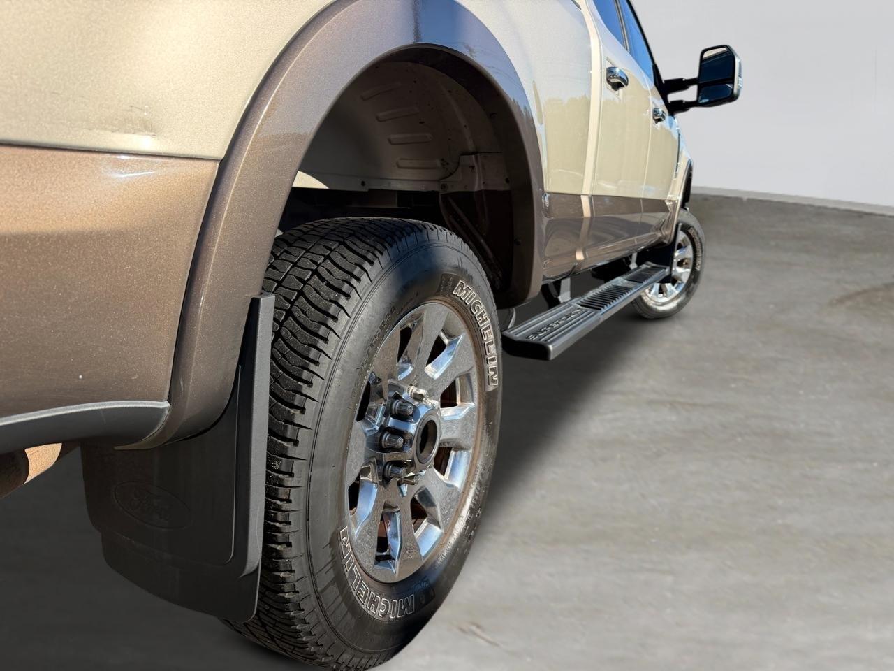 Ford F-250 SD Lariat Crew Cab 4WD 2017