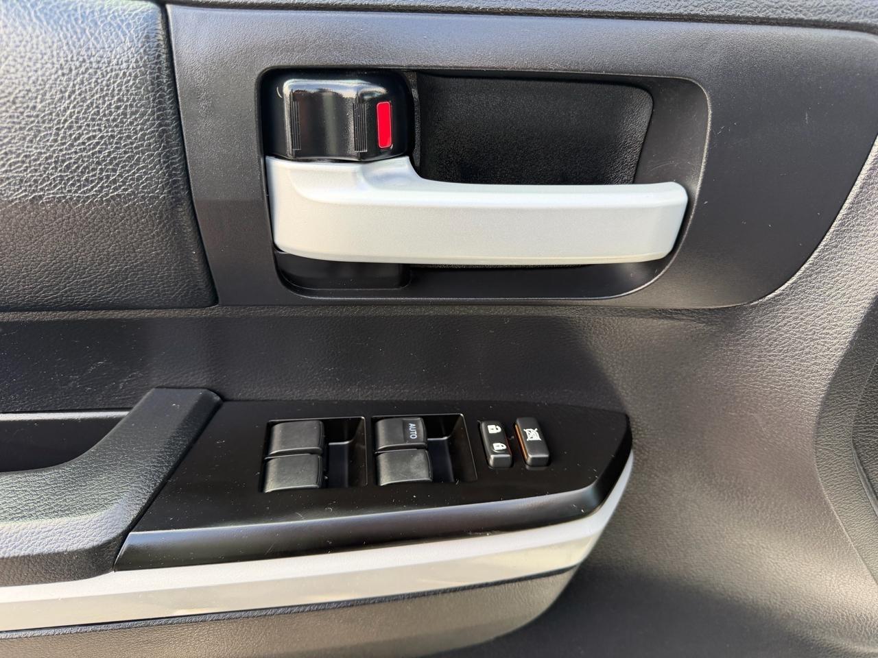 Toyota Tundra SR5 5.7L V8 Double Cab 2WD 2021