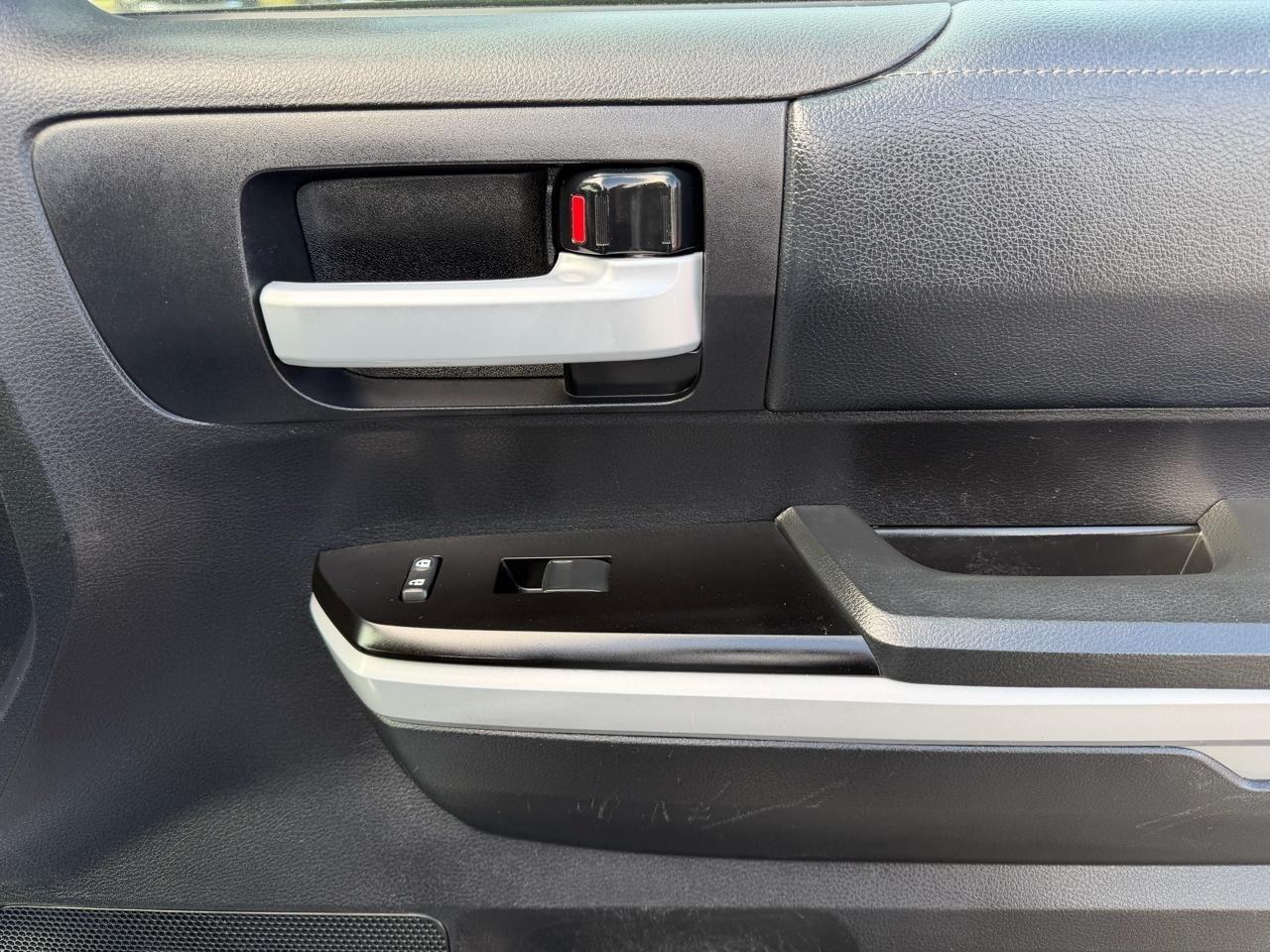 Toyota Tundra SR5 5.7L V8 Double Cab 2WD 2021