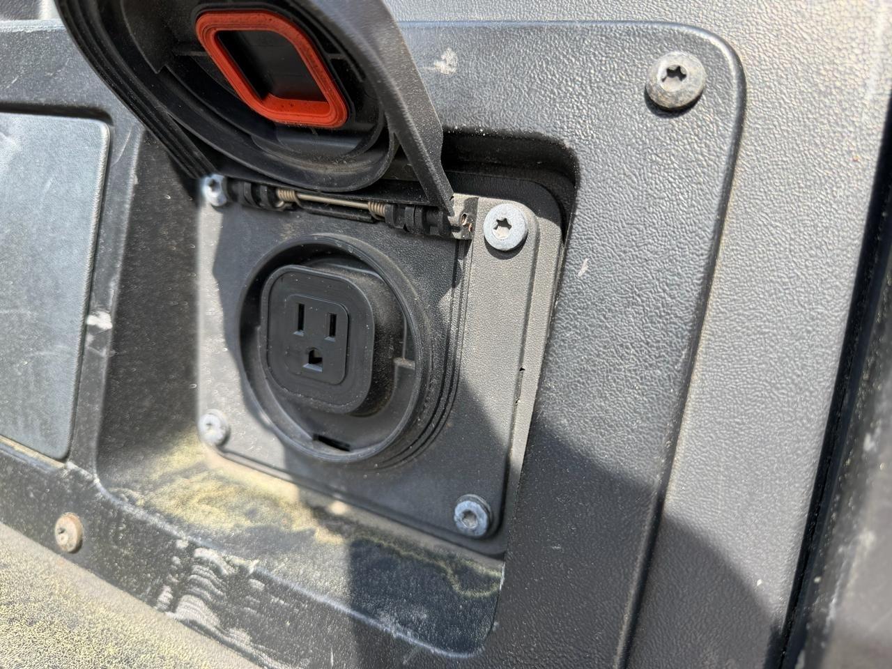 Toyota Tacoma 2WD Double Cab V6 AT PreRunner (Natl) 2016