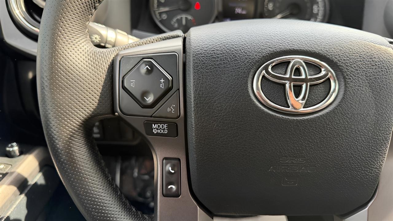 Toyota Tacoma 2WD Double Cab V6 AT PreRunner (Natl) 2016