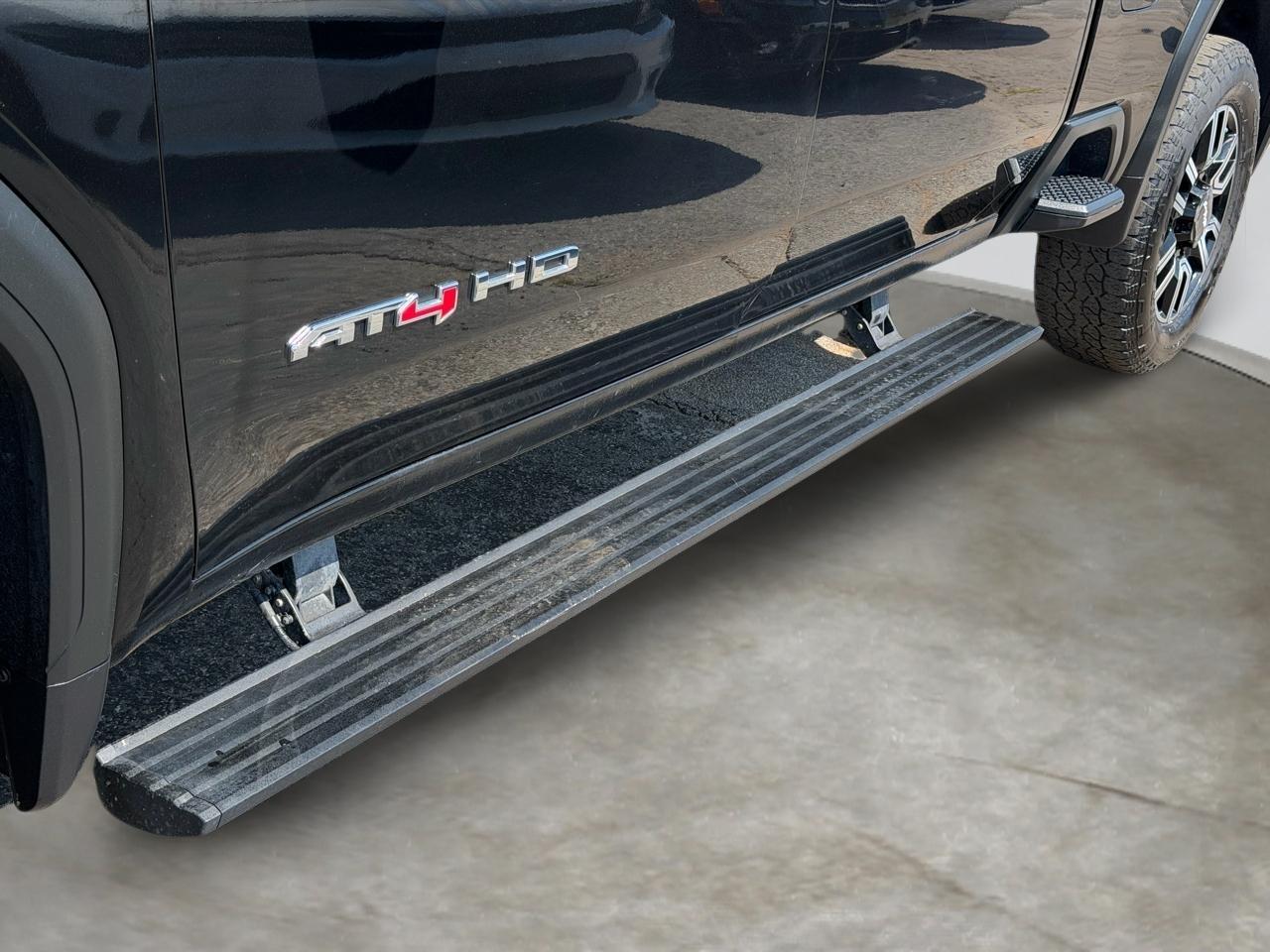 GMC Sierra 2500HD AT4 Crew Cab 4WD 2022