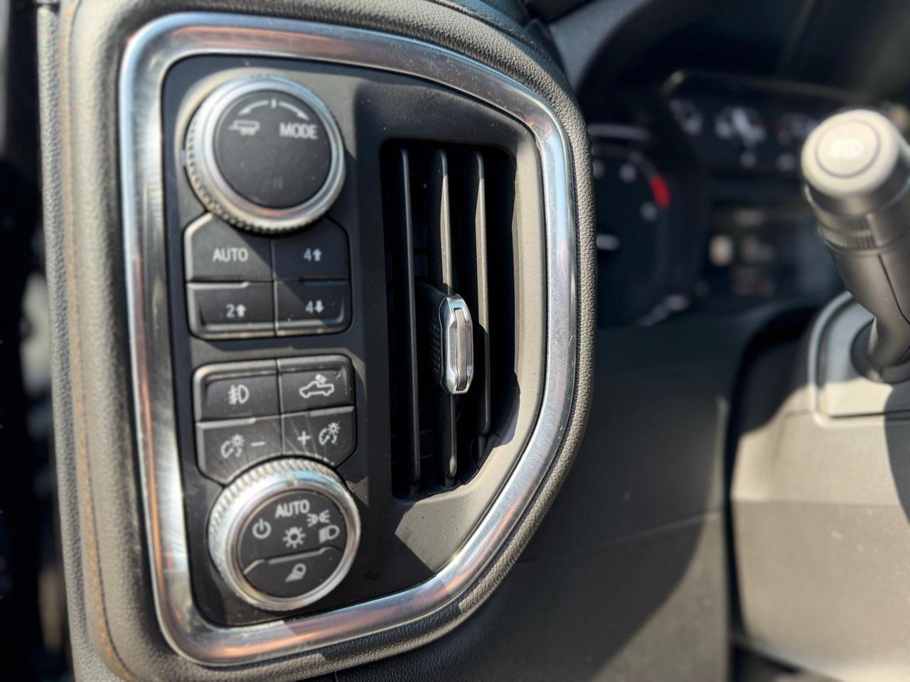 GMC Sierra 2500HD AT4 Crew Cab 4WD 2022