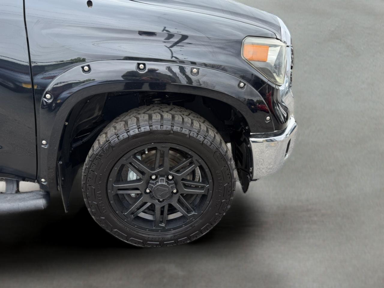 Toyota Tundra SR5 4.6L V8 CrewMax 2WD 2018