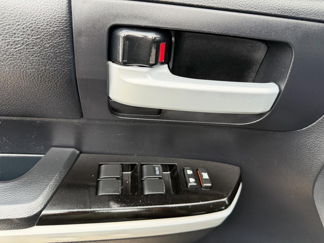 Toyota Tundra SR5 4.6L V8 CrewMax 2WD 2018