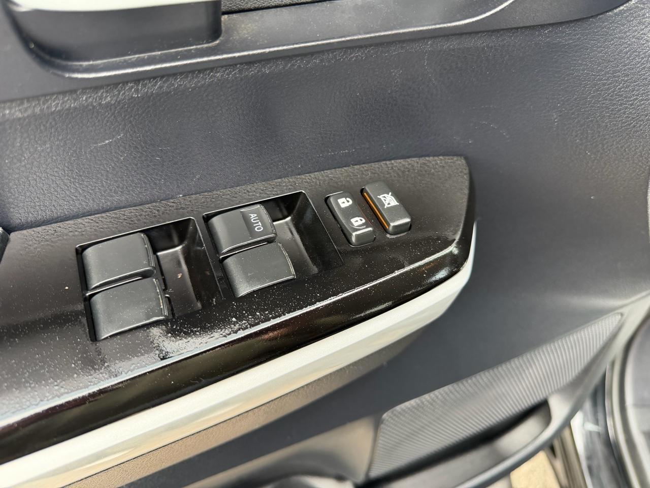 Toyota Tundra SR5 4.6L V8 CrewMax 2WD 2018