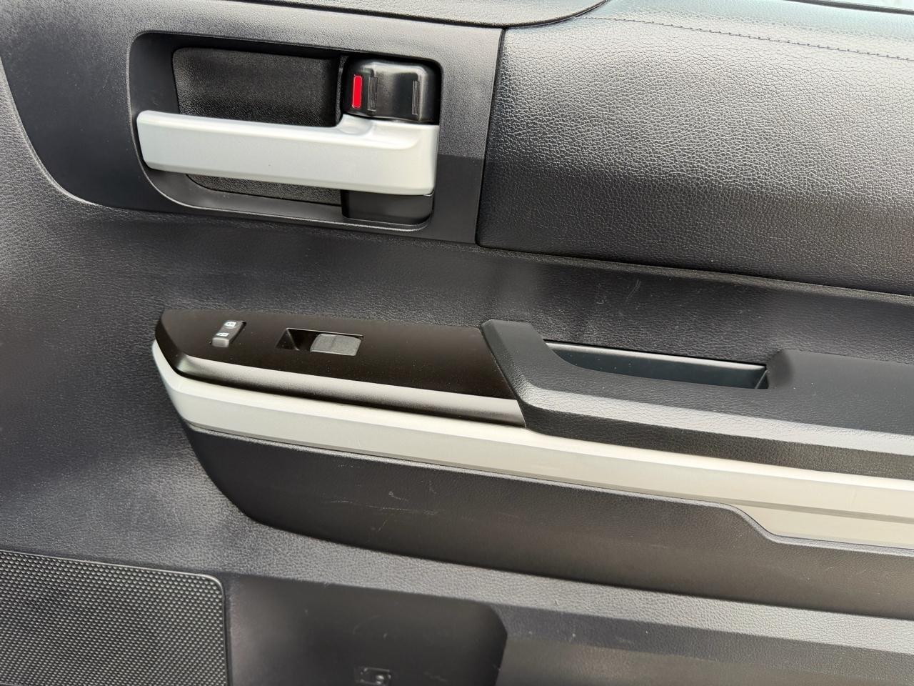 Toyota Tundra SR5 4.6L V8 CrewMax 2WD 2018