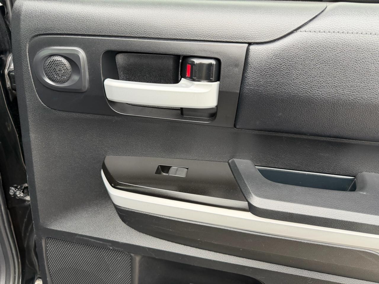 Toyota Tundra SR5 4.6L V8 CrewMax 2WD 2018