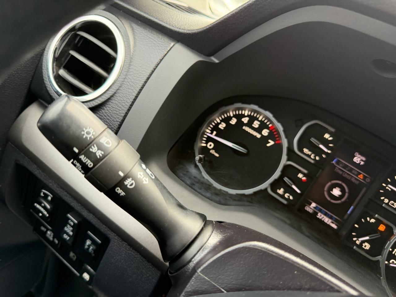 Toyota Tundra SR5 4.6L V8 CrewMax 2WD 2018