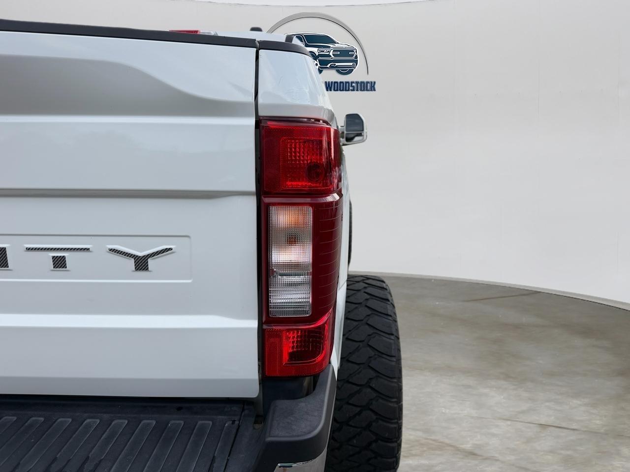 Ford F-250 SD Lariat Crew Cab 4WD 2022