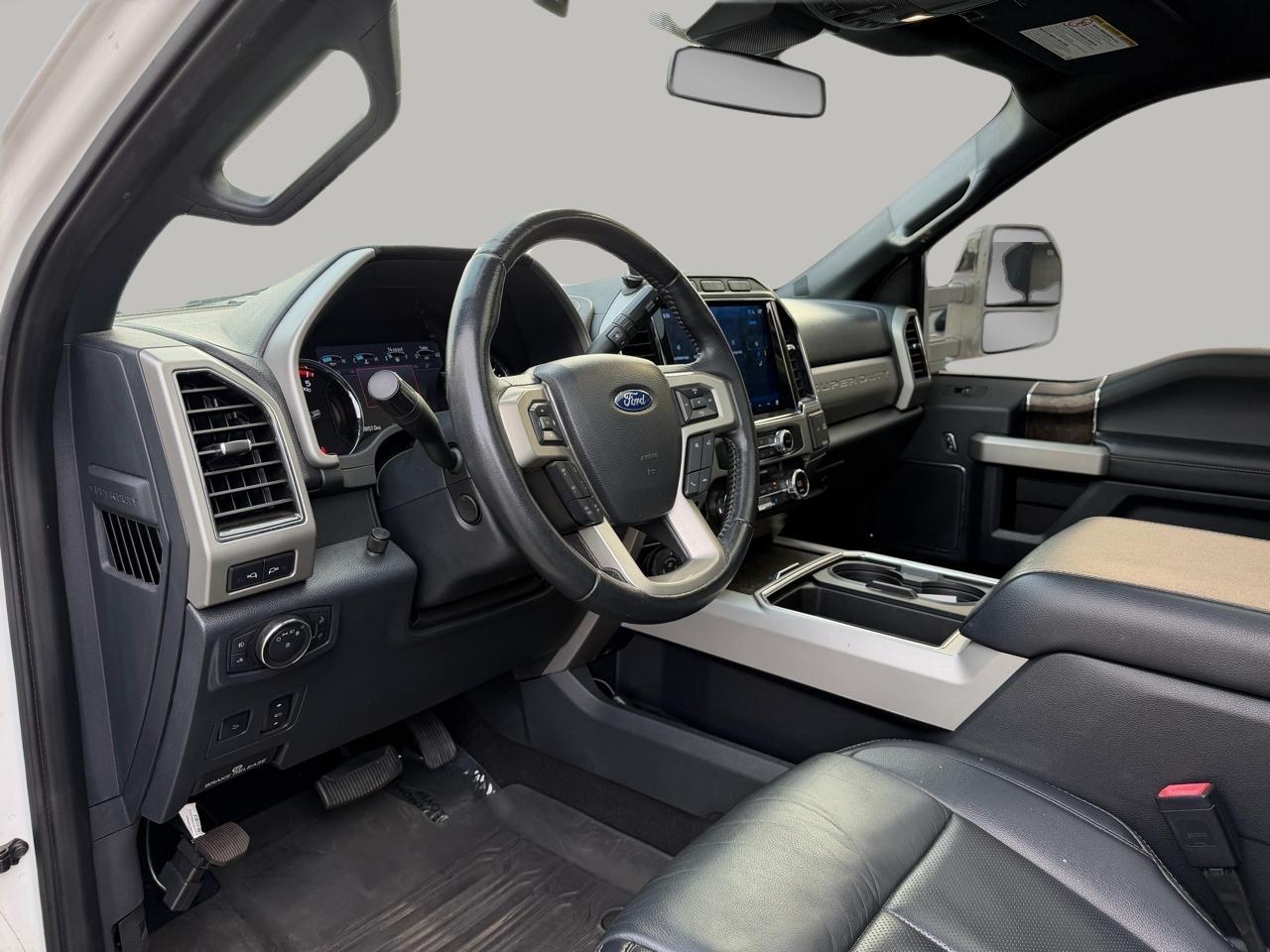 Ford F-250 SD Lariat Crew Cab 4WD 2022