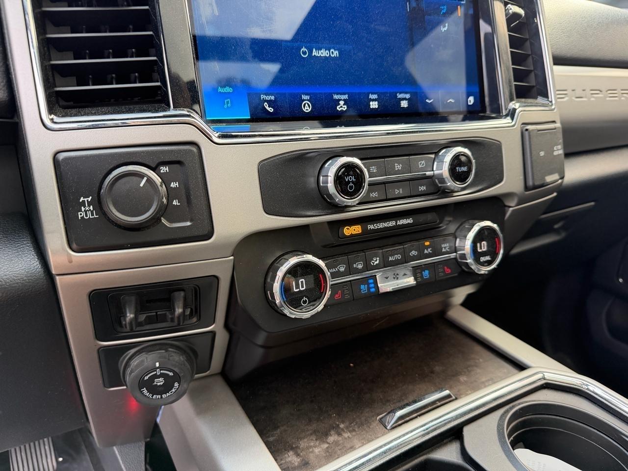 Ford F-250 SD Lariat Crew Cab 4WD 2022