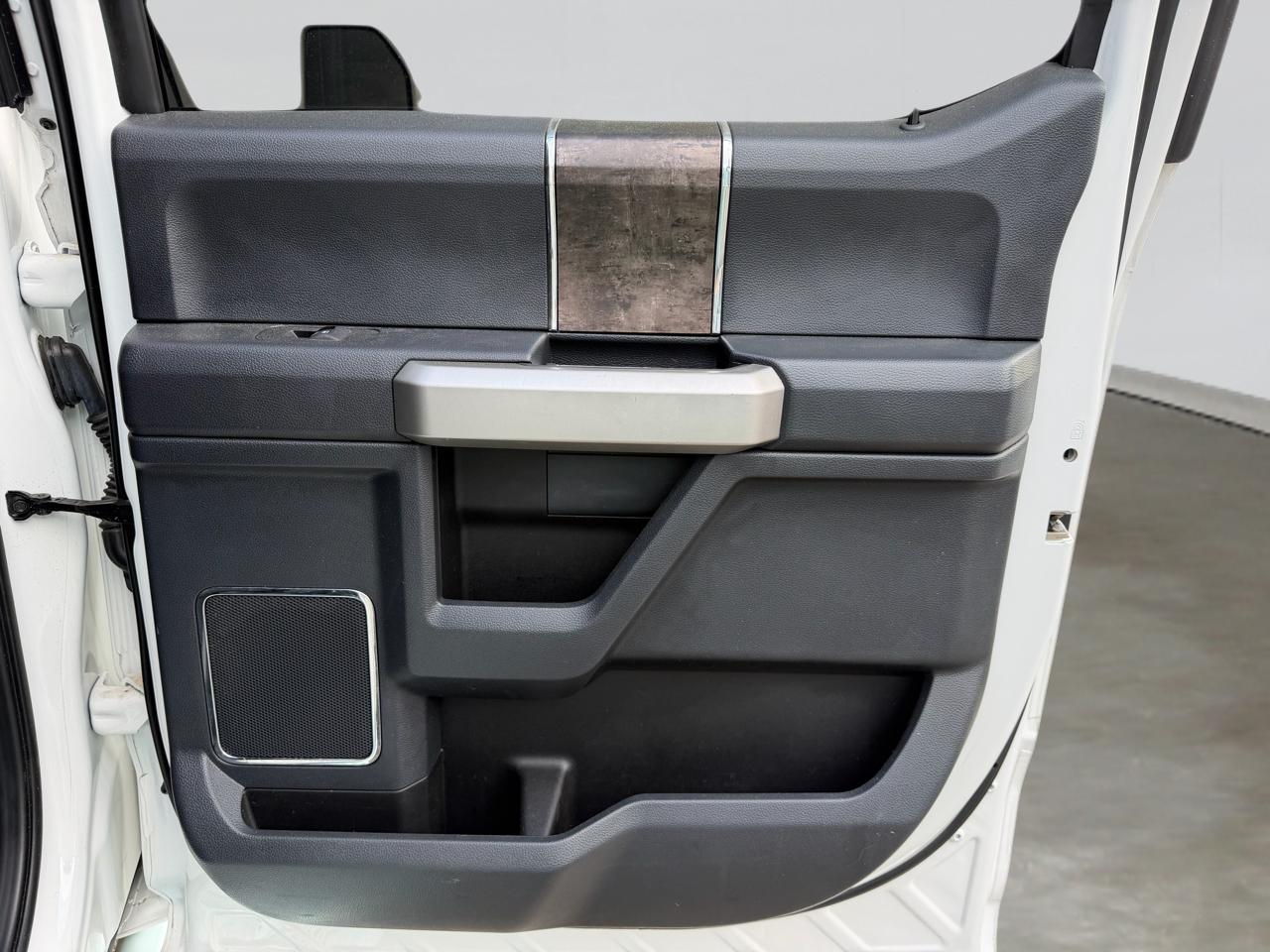 Ford F-250 SD Lariat Crew Cab 4WD 2022