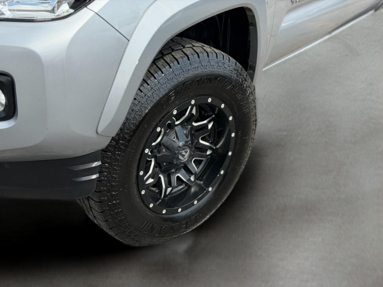 Toyota Tacoma 2WD Double Cab V6 AT SR5 (Natl) 2021