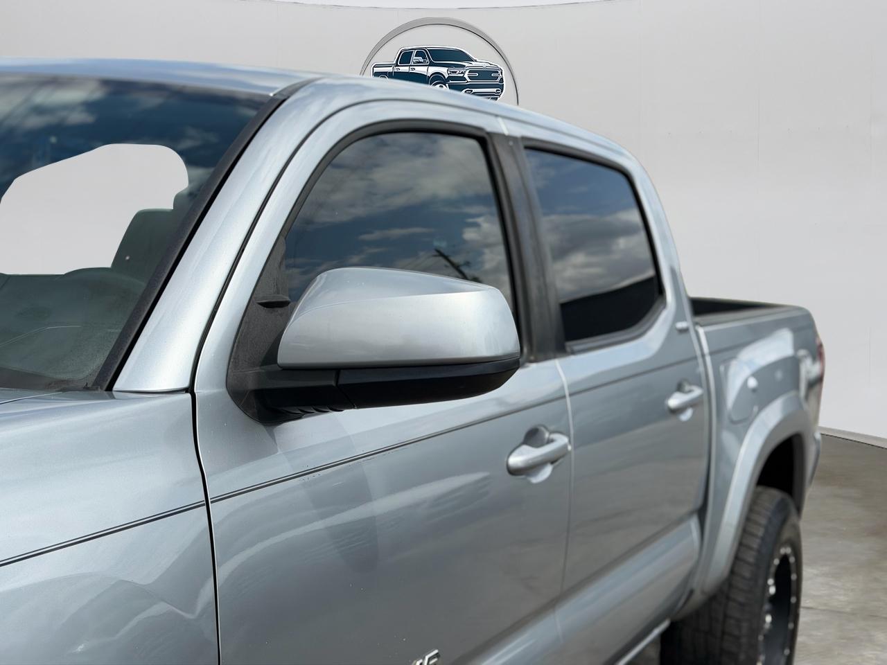 Toyota Tacoma 2WD Double Cab V6 AT SR5 (Natl) 2021
