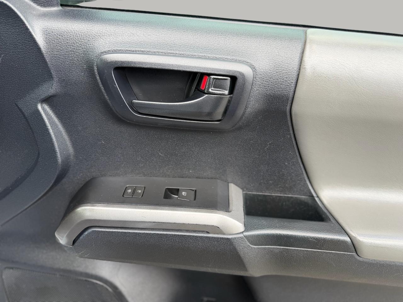 Toyota Tacoma 2WD Double Cab V6 AT SR5 (Natl) 2021