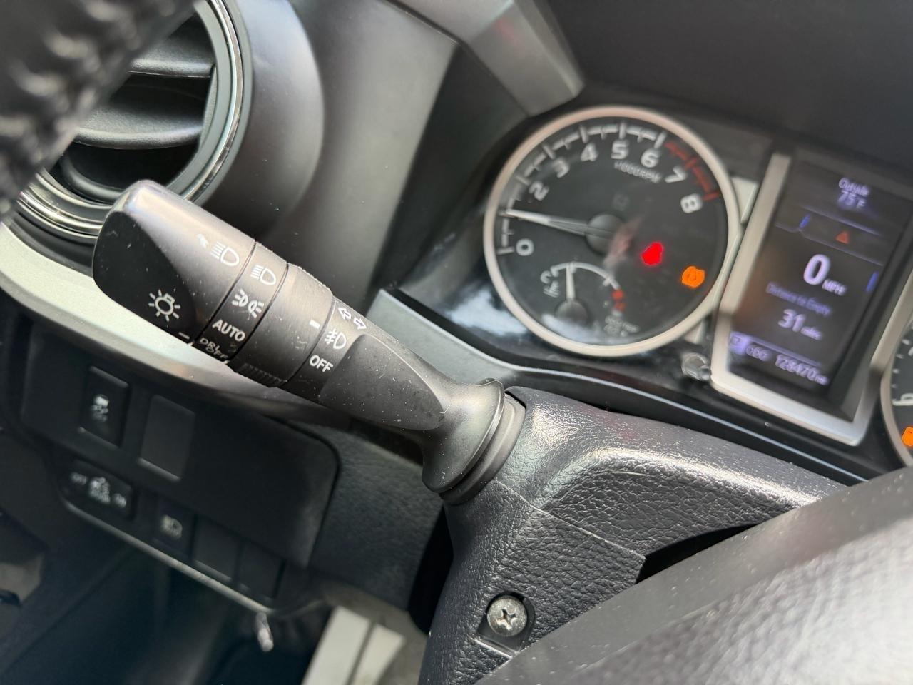 Toyota Tacoma 2WD Double Cab V6 AT SR5 (Natl) 2021