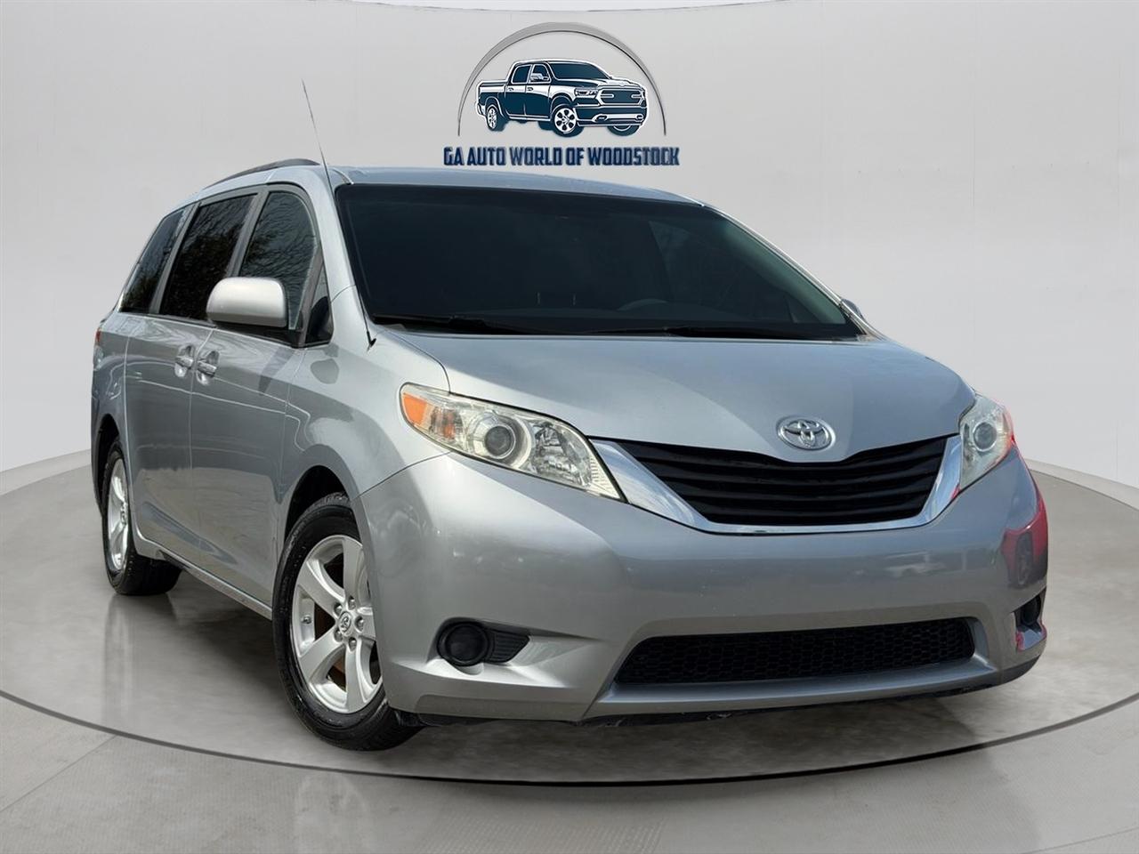 Toyota Sienna LE FWD 8-Passenger V6 2014