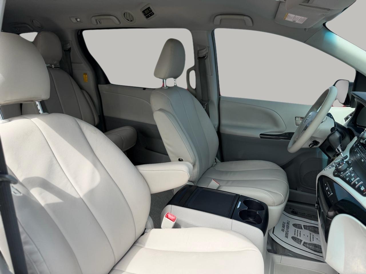 Toyota Sienna LE FWD 8-Passenger V6 2014