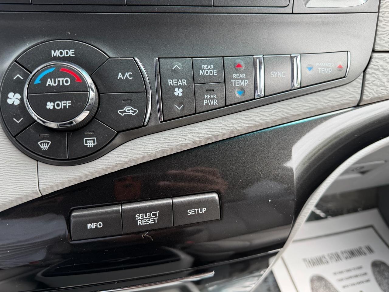 Toyota Sienna LE FWD 8-Passenger V6 2014