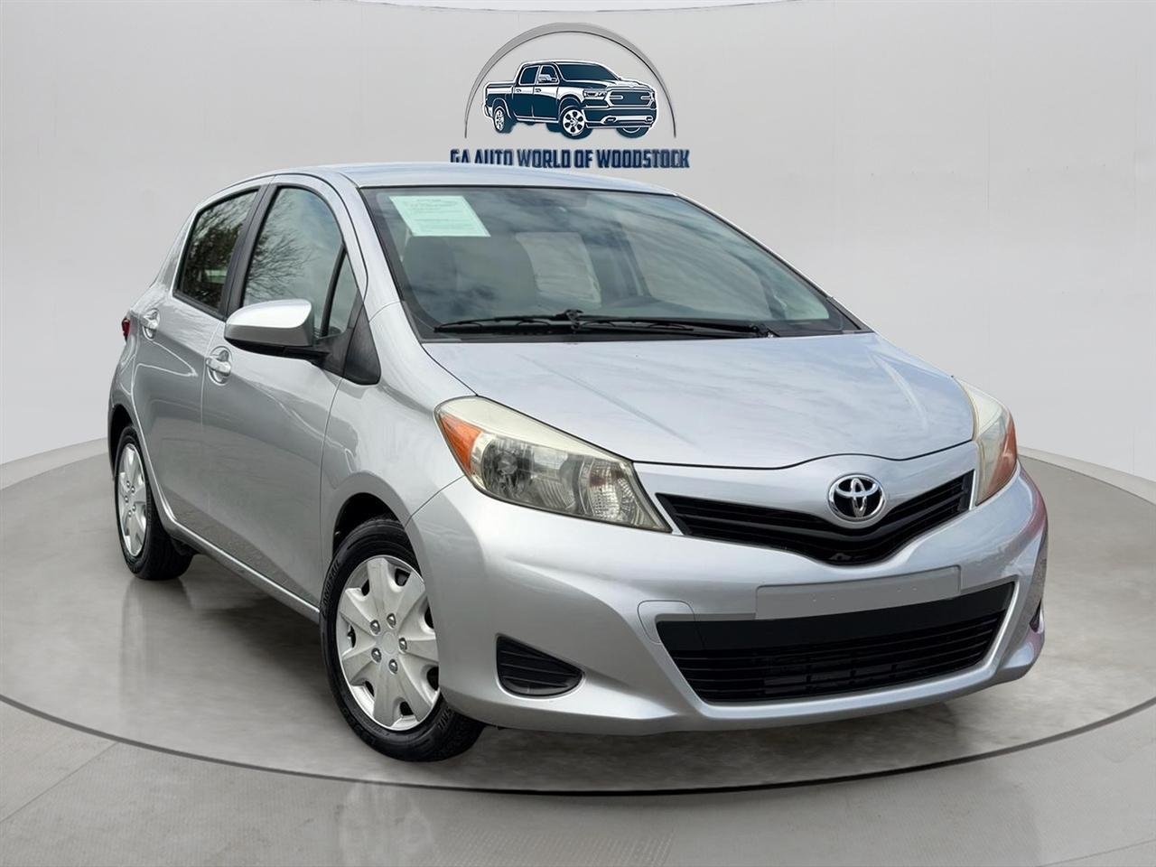 Toyota Yaris Base 4D Hatchback 2012