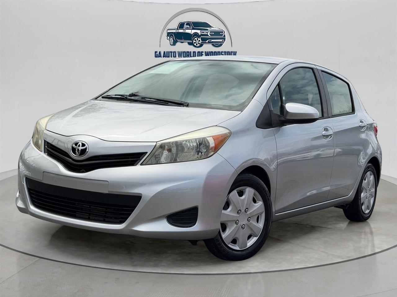 Toyota Yaris Base 4D Hatchback 2012