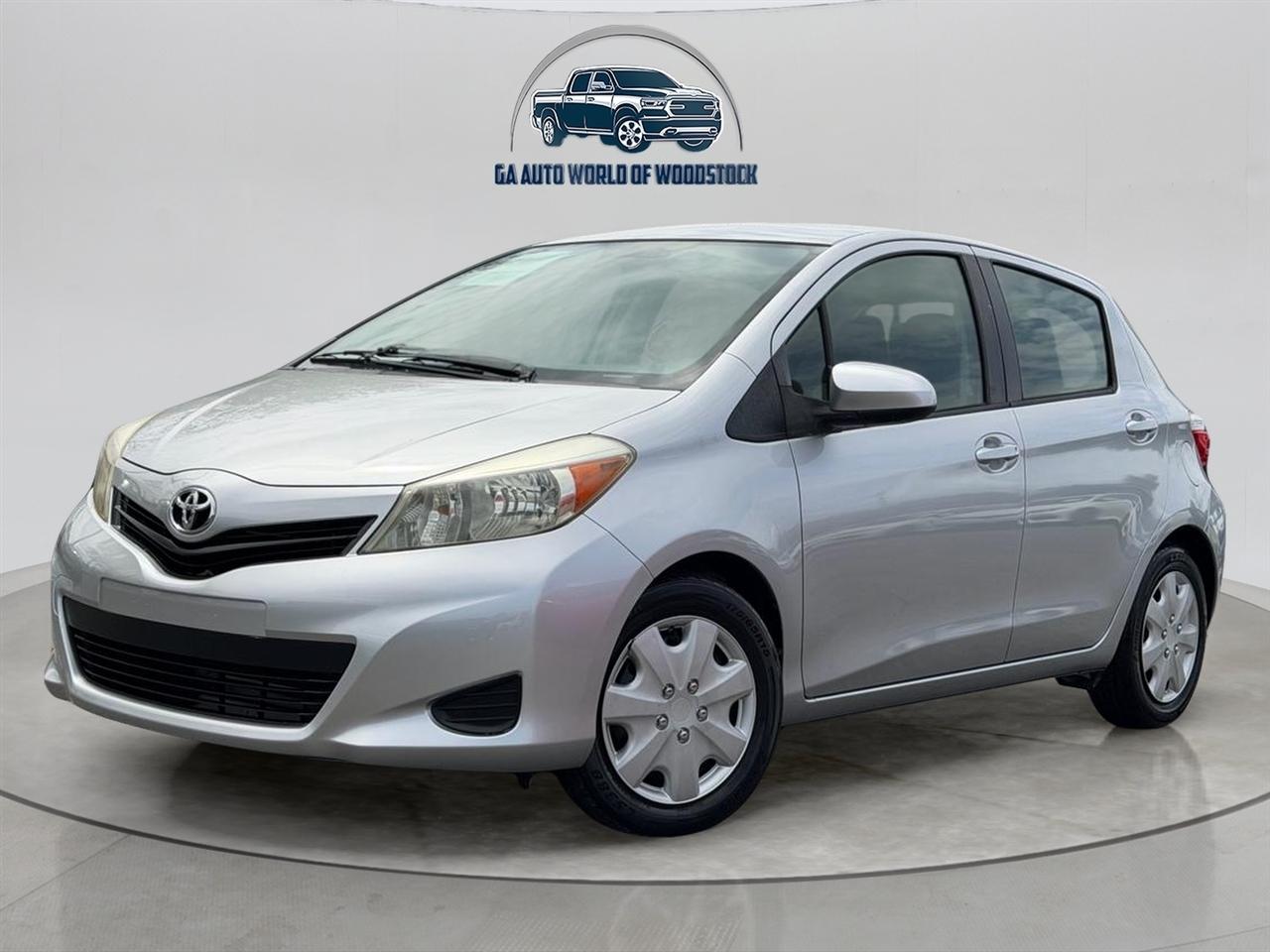 Toyota Yaris Base 4D Hatchback 2012