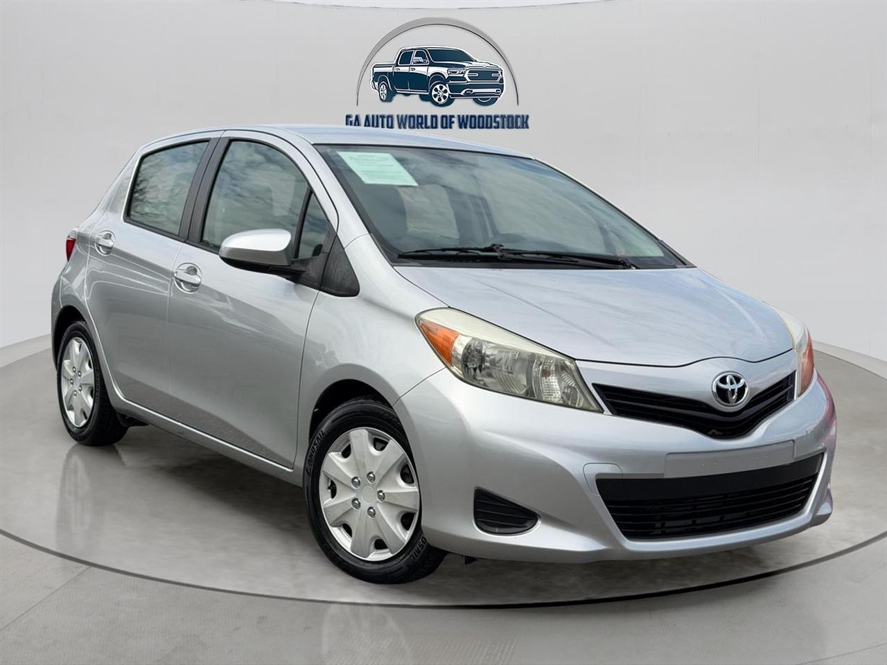 Toyota Yaris Base 4D Hatchback 2012