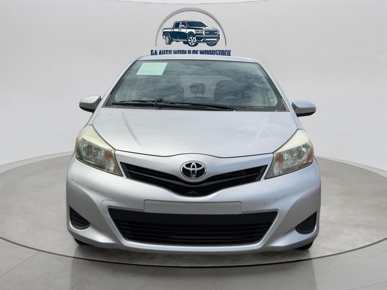Toyota Yaris Base 4D Hatchback 2012