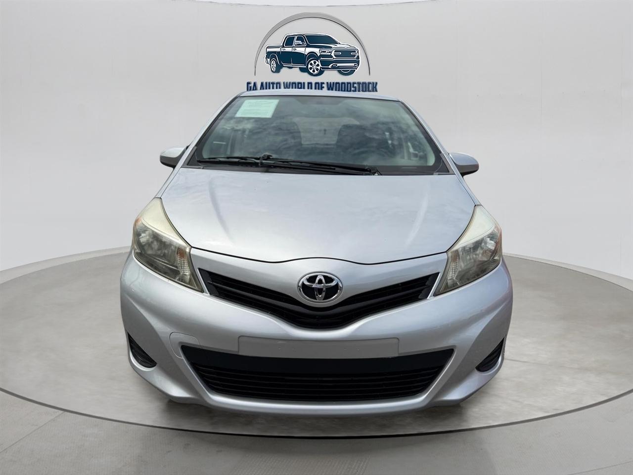 Toyota Yaris Base 4D Hatchback 2012