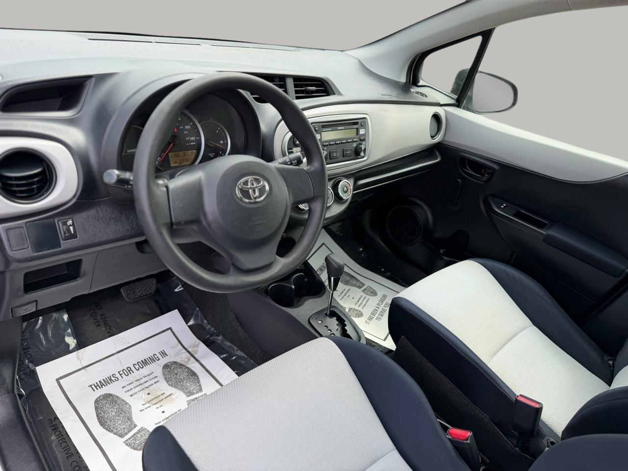 Toyota Yaris Base 4D Hatchback 2012
