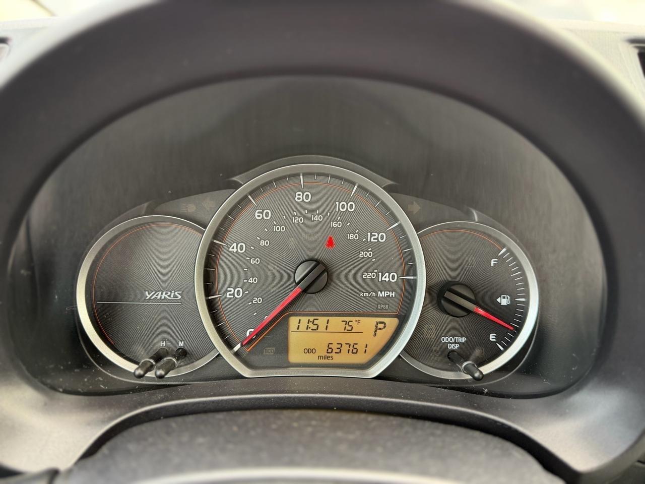 Toyota Yaris Base 4D Hatchback 2012