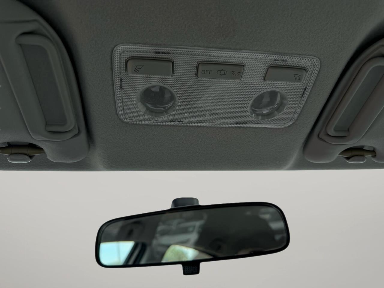 Toyota Yaris Base 4D Hatchback 2012