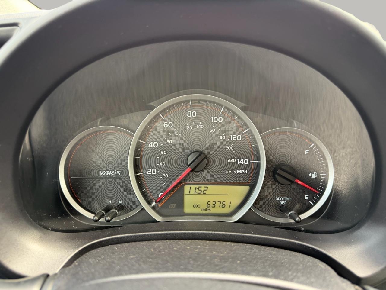 Toyota Yaris Base 4D Hatchback 2012