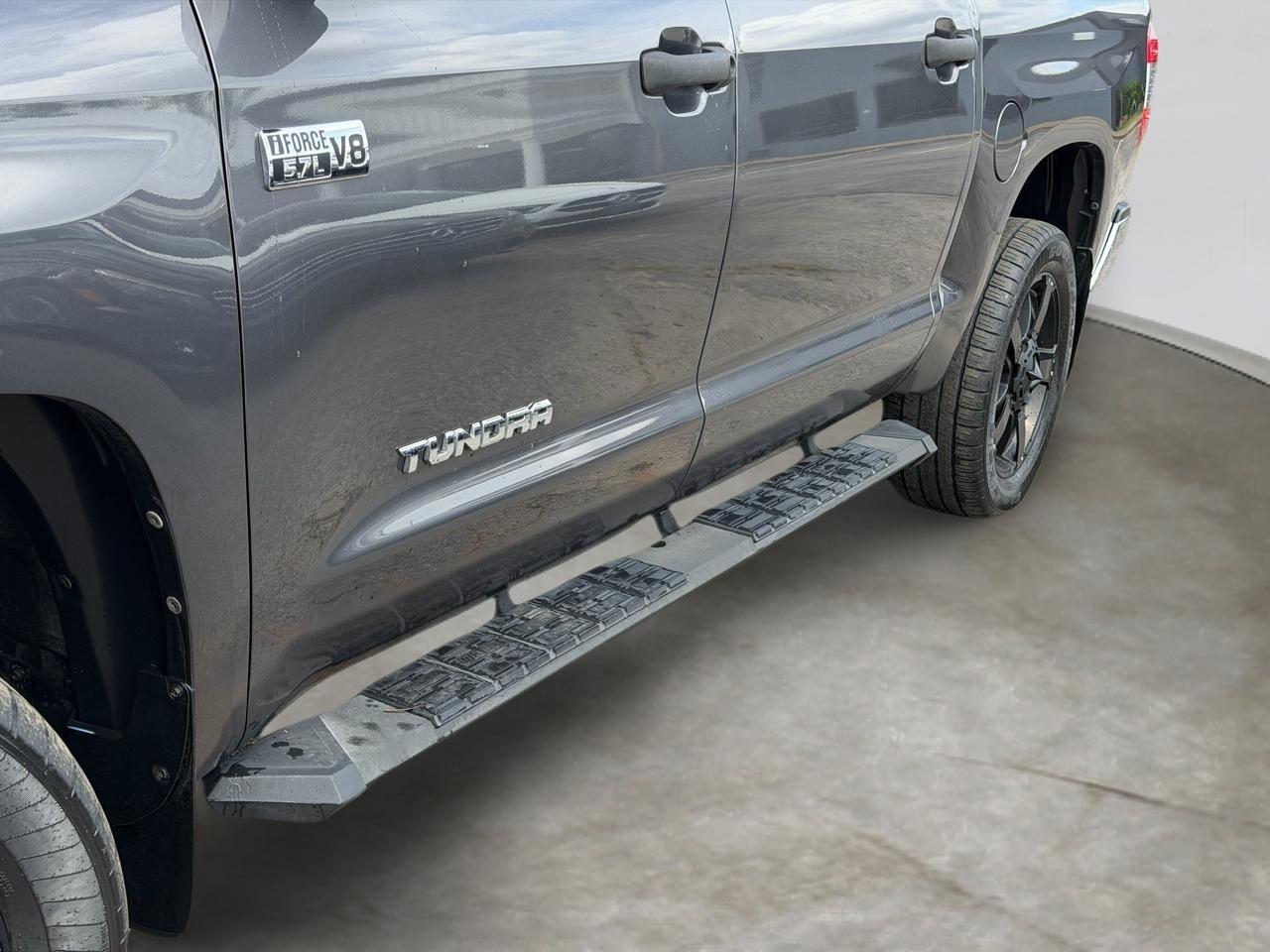 Toyota Tundra SR5 5.7L V8 FFV CrewMax 4WD 2019
