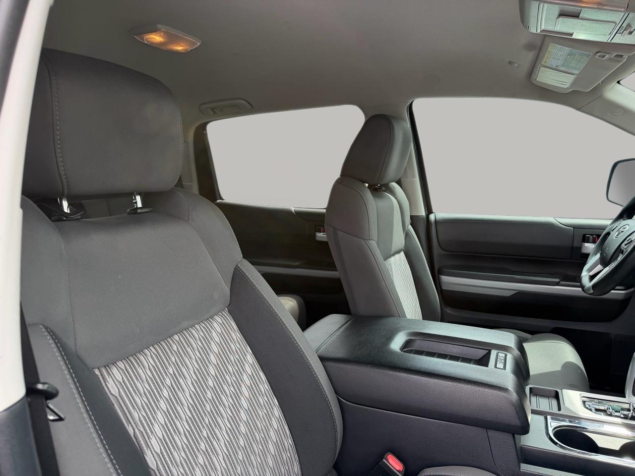 Toyota Tundra SR5 5.7L V8 FFV CrewMax 4WD 2019