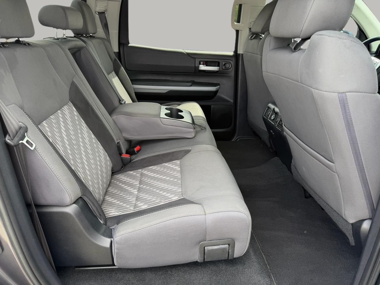 Toyota Tundra SR5 5.7L V8 FFV CrewMax 4WD 2019