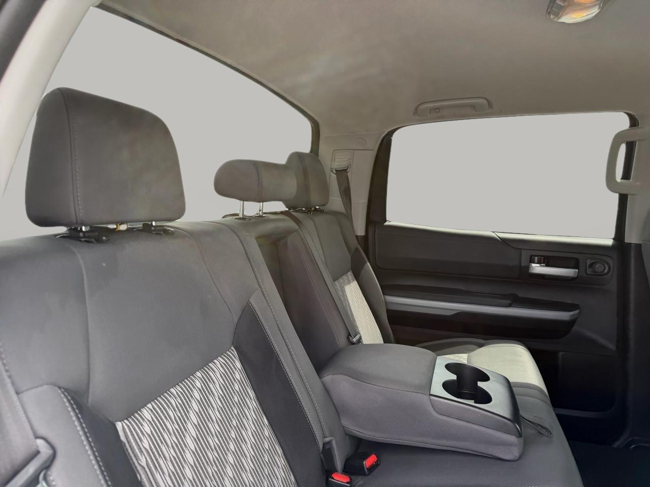 Toyota Tundra SR5 5.7L V8 FFV CrewMax 4WD 2019