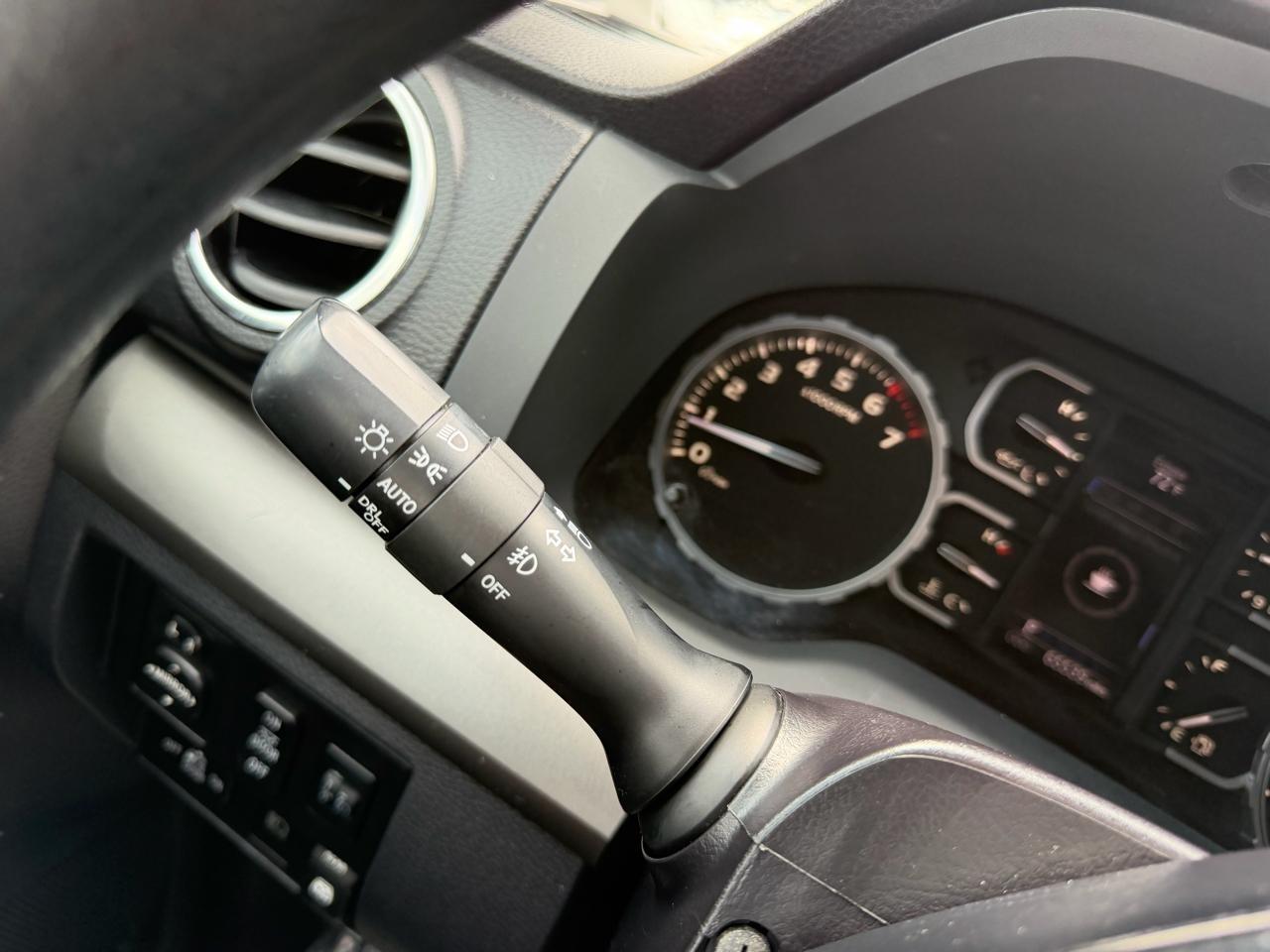 Toyota Tundra SR5 5.7L V8 FFV CrewMax 4WD 2019