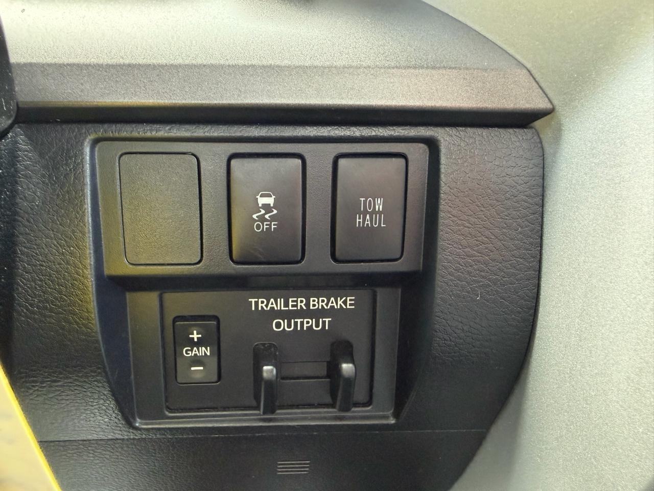 Toyota Tundra SR5 5.7L V8 FFV CrewMax 4WD 2019