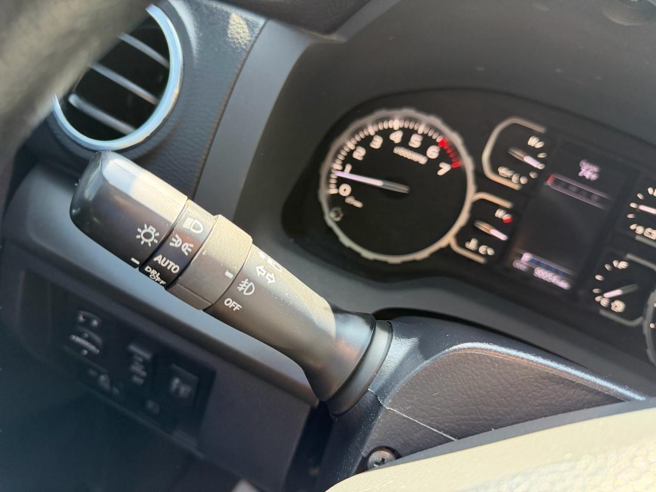 Toyota Tundra SR5 4.6L V8 Double Cab 2WD 2019