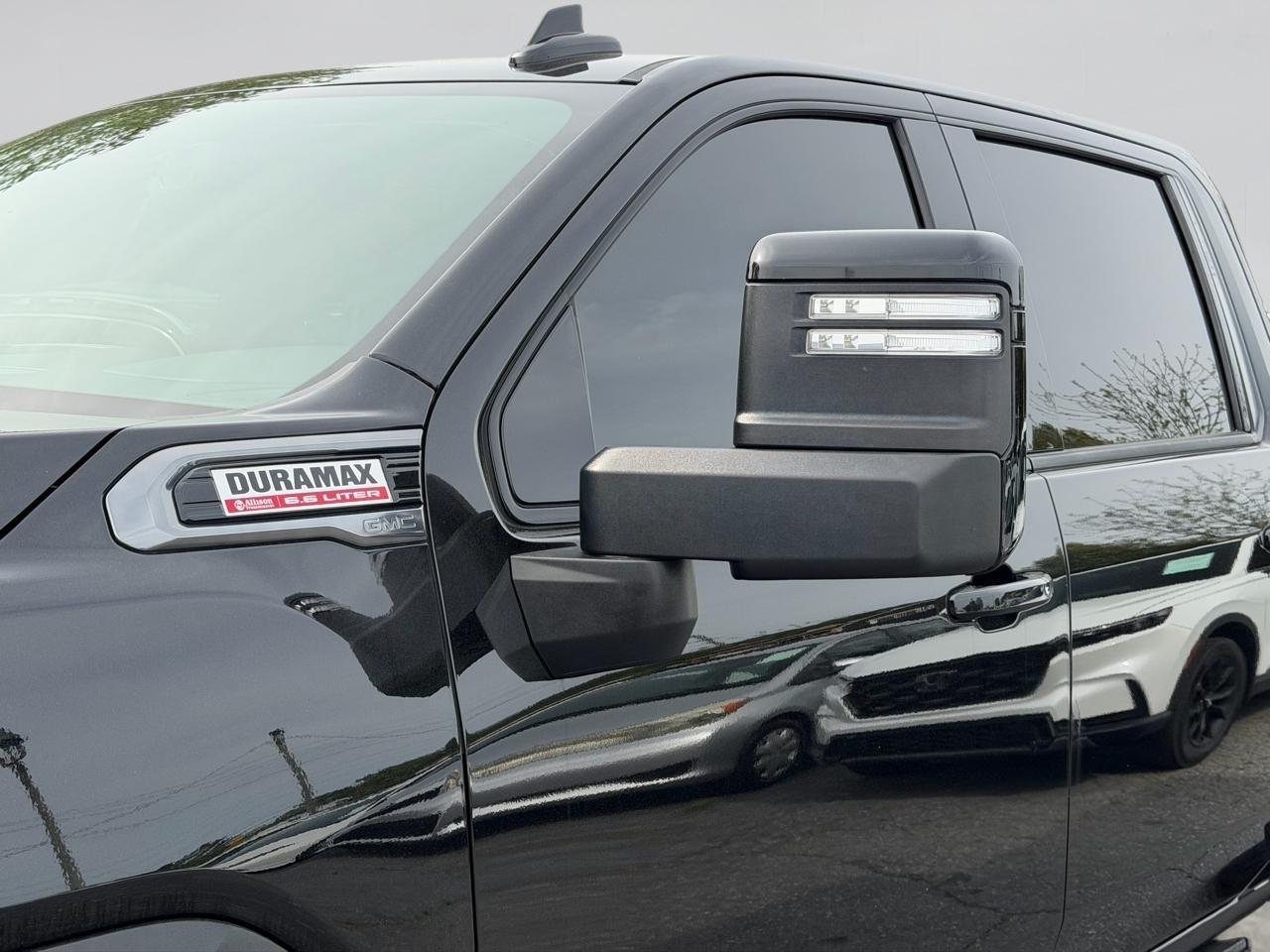 GMC Sierra 2500HD AT4 Crew Cab 4WD 2023