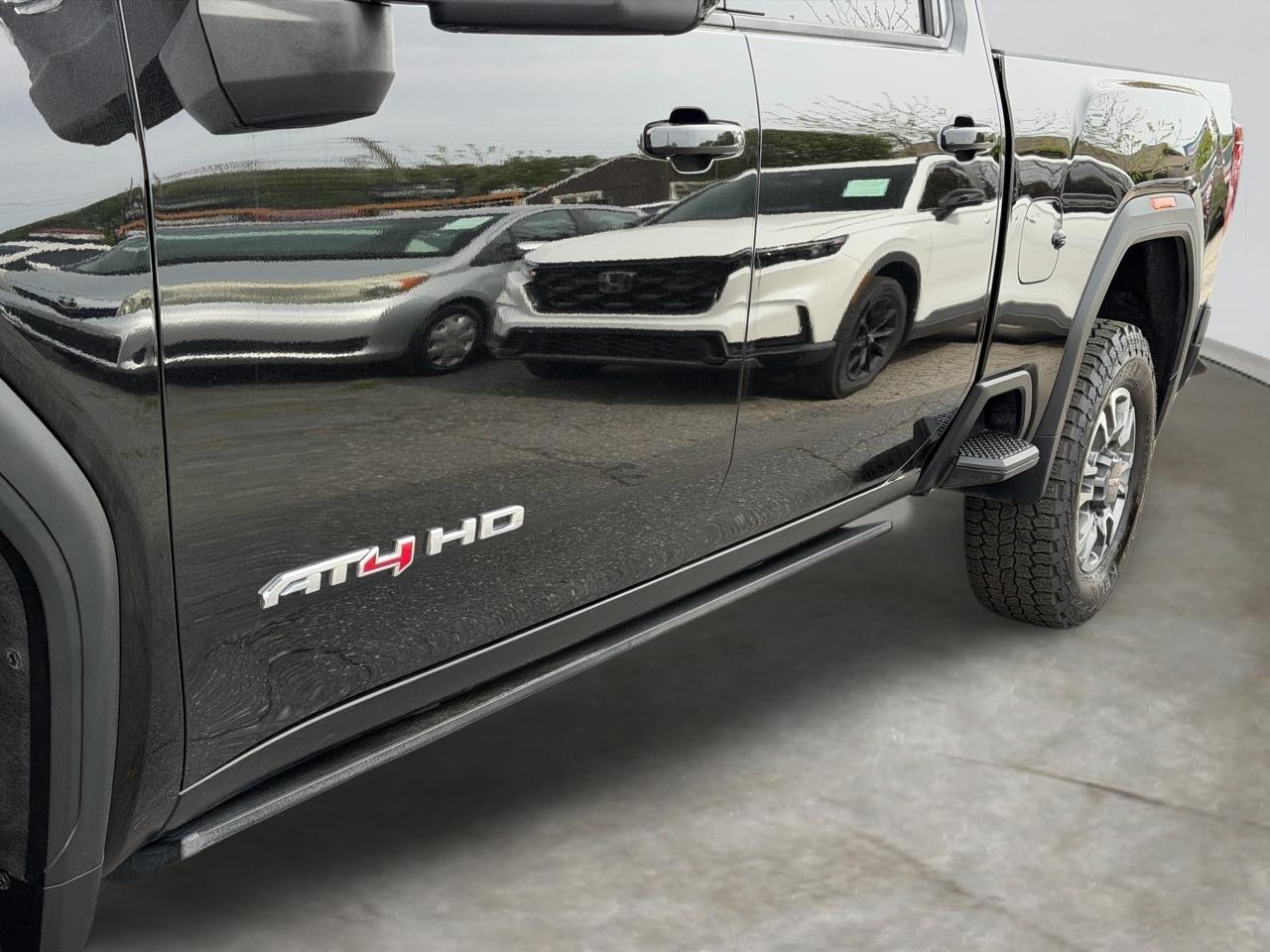 GMC Sierra 2500HD AT4 Crew Cab 4WD 2023