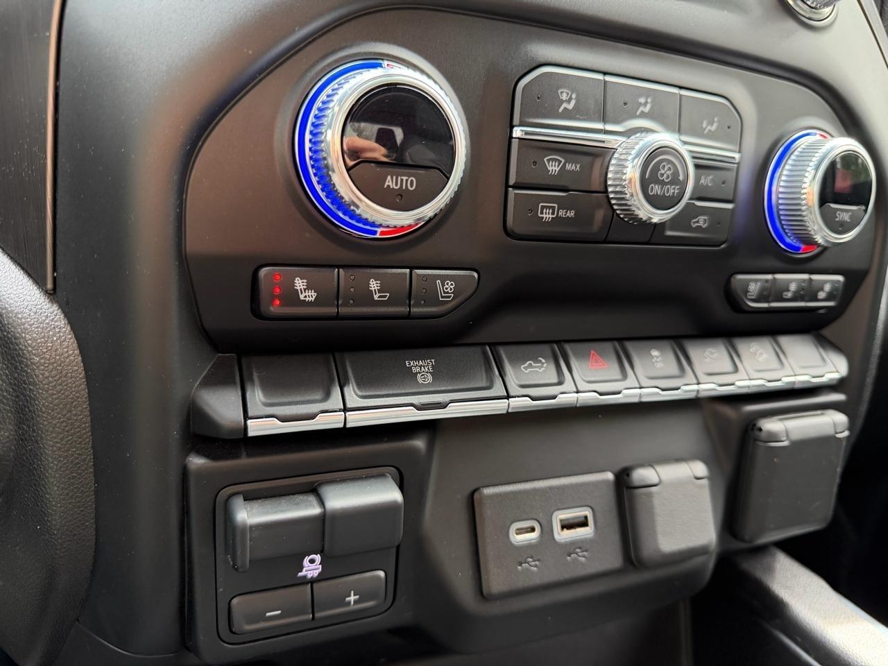 GMC Sierra 2500HD AT4 Crew Cab 4WD 2023