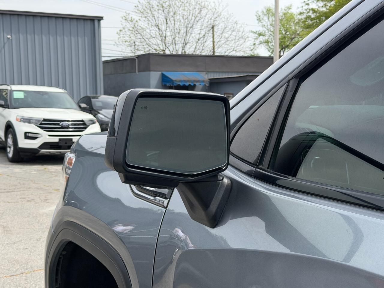 GMC Sierra 1500 AT4 Crew Cab Short Box 4WD 2021