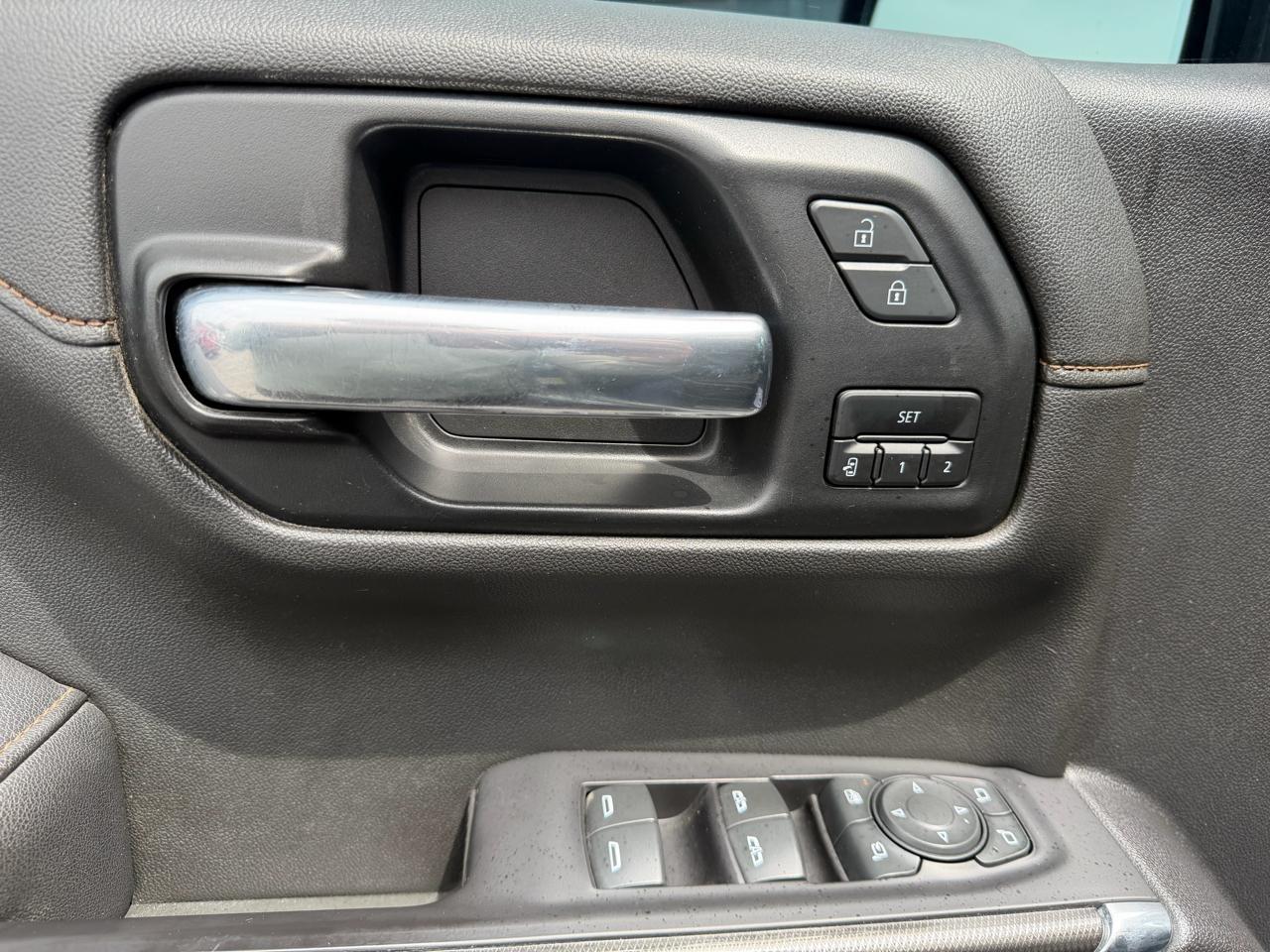 GMC Sierra 1500 AT4 Crew Cab Short Box 4WD 2021