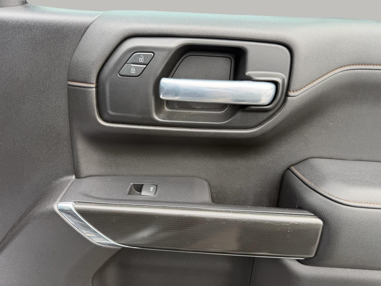 GMC Sierra 1500 AT4 Crew Cab Short Box 4WD 2021